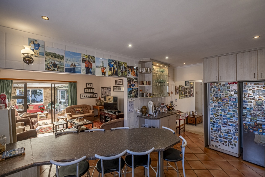 4 Bedroom Property for Sale in Summerstrand Eastern Cape